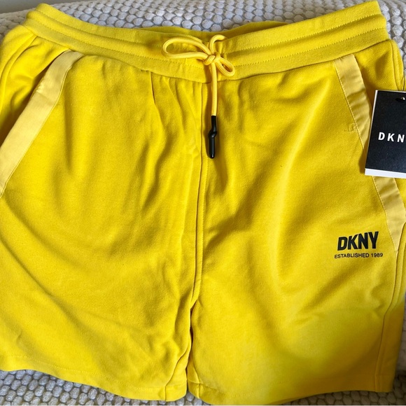 dkny - Picture 2 of 6